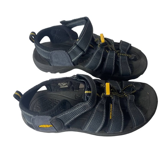 Keen Boys Black Gray Sandals Size 2 - Picture 1 of 9